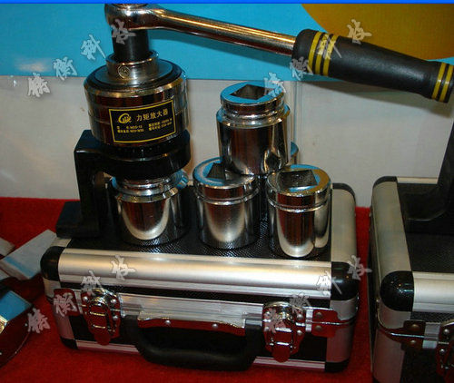 手動(dòng)增力扳手